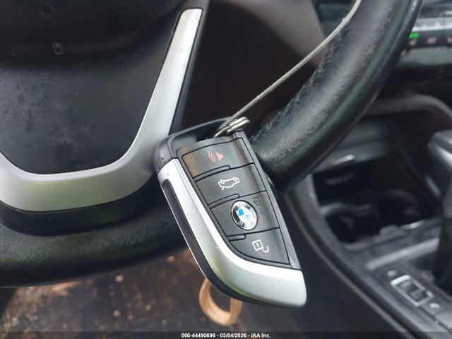 2017 BMW X1 WBXHT3C38H5F70575 Photo 10