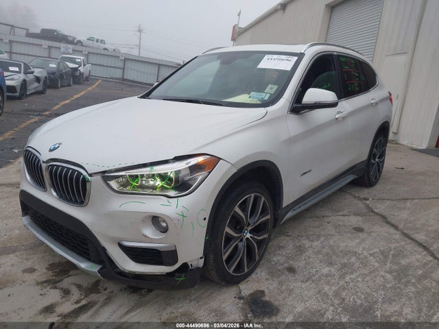 2017 BMW X1 WBXHT3C38H5F70575 Photo 1