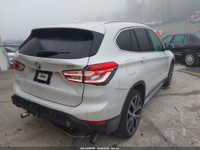 2017 BMW X1 WBXHT3C38H5F70575 Photo 3