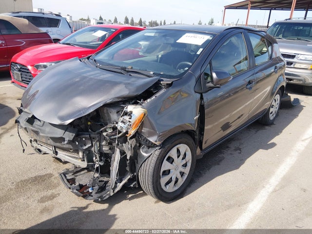 Toyota Prius C Two 2014 JTDKDTB32E1570217 Image 2