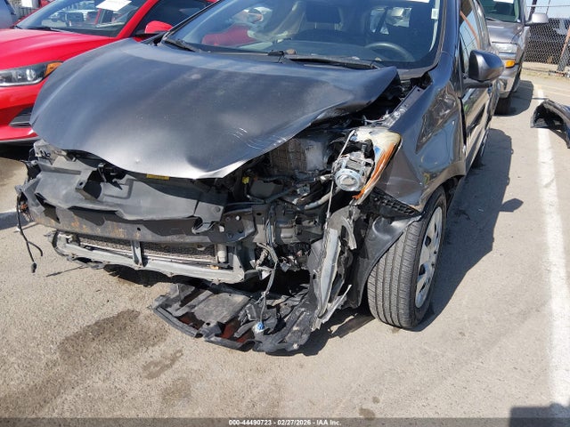 Toyota Prius C Two 2014 JTDKDTB32E1570217 Image 6