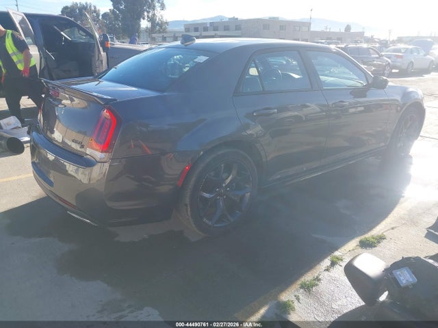 2021 Chrysler 300 300s მანქანა იყიდება აუქციონზე, vin: 2C3CCABT7MH592696, აუქციონის ნომერი: 44490761