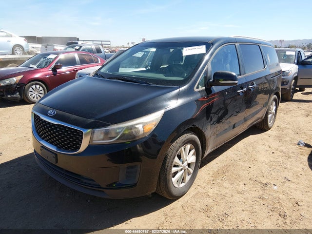 KIA SEDONA LX 2015 KNDMB5C11F6072733 Image 2
