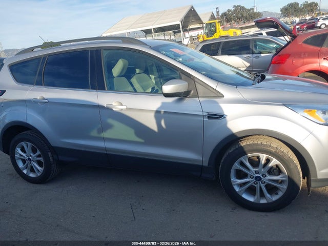 1FMCU0GD6JUA75771 Ford ESCAPE SE