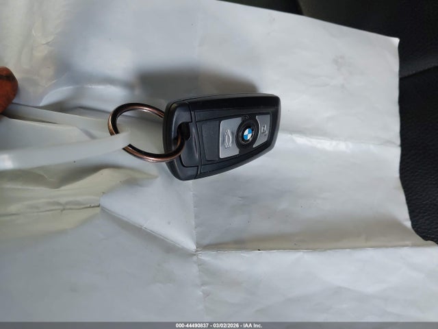 44490837 :رقم المزاد ، WBA3C1C55FK118511 vin ، 2015 Bmw 328i مزاد بيع