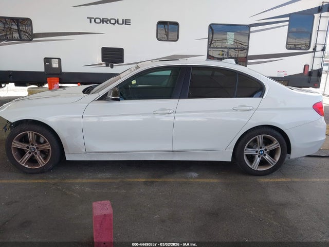 44490837 :رقم المزاد ، WBA3C1C55FK118511 vin ، 2015 Bmw 328i مزاد بيع