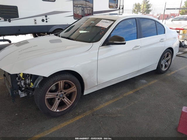 44490837 :رقم المزاد ، WBA3C1C55FK118511 vin ، 2015 Bmw 328i مزاد بيع