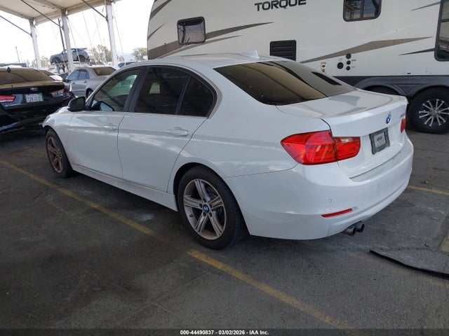44490837 :رقم المزاد ، WBA3C1C55FK118511 vin ، 2015 Bmw 328i مزاد بيع