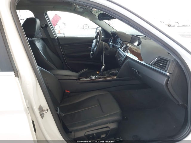 44490837 :رقم المزاد ، WBA3C1C55FK118511 vin ، 2015 Bmw 328i مزاد بيع
