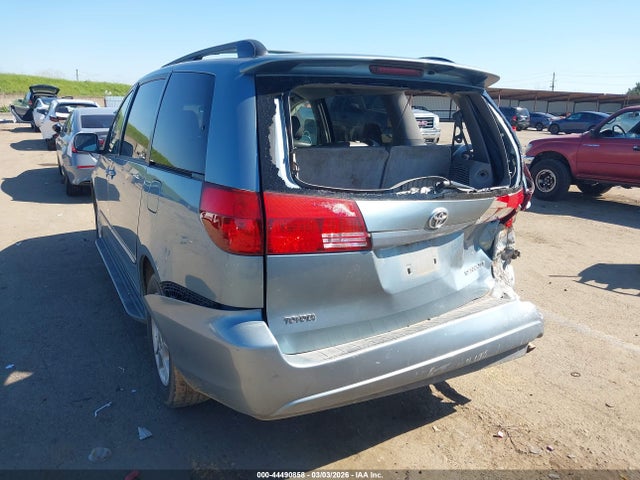 2005 TOYOTA SIENNA 5TDZA22C25S325826 Photo 2