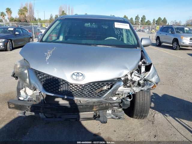 Toyota Sienna Se 8 Passenger 2014 5TDXK3DC4ES440306 Image 6