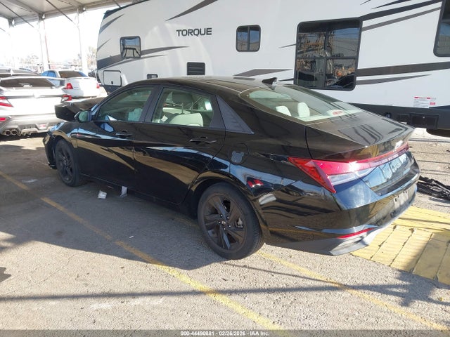 KMHLM4AG4MU200281 Hyundai ELANTRA SEL