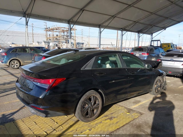 KMHLM4AG4MU200281 Hyundai ELANTRA SEL