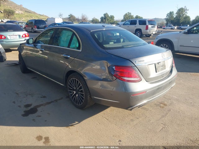 2017 MERCEDES-BENZ E 300 WDDZF4JB8HA067535 Photo 2