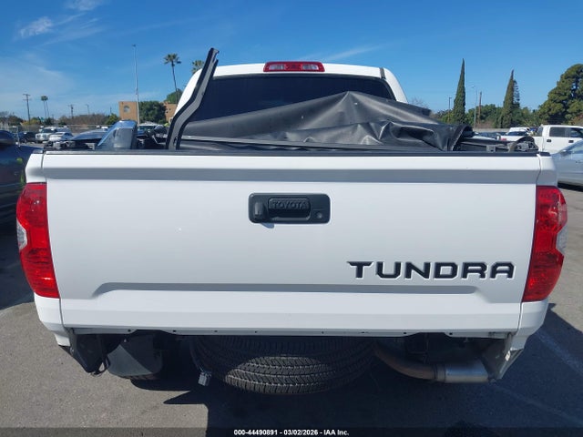 5TFEY5F12JX231583 Toyota Tundra Sr5 5.7l V8