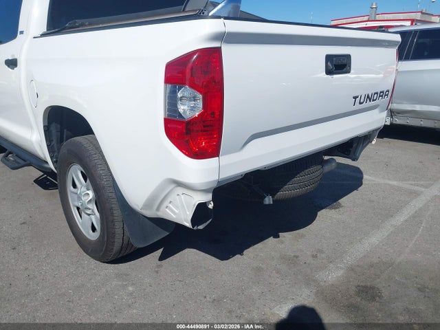 5TFEY5F12JX231583 Toyota Tundra Sr5 5.7l V8