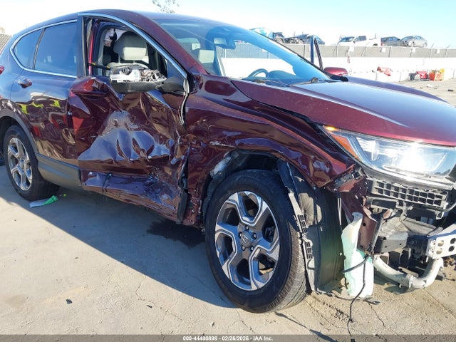 44490898 :رقم المزاد ، 7FARW1H86JE004339 vin ، 2018 Honda Cr-v مزاد بيع