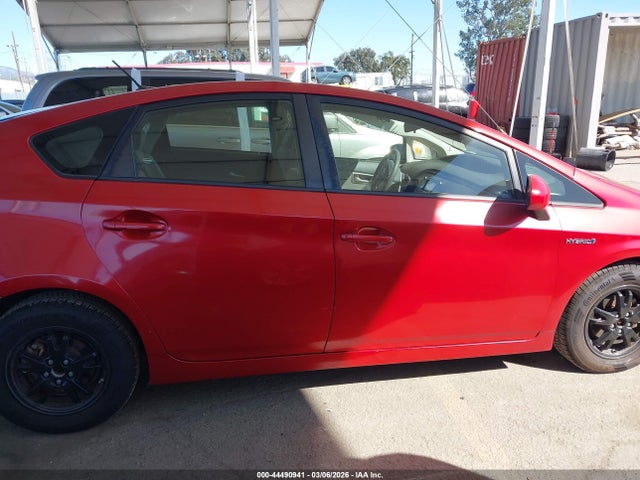 Toyota Prius Three 2015 JTDKN3DU7F1939917 Image 13
