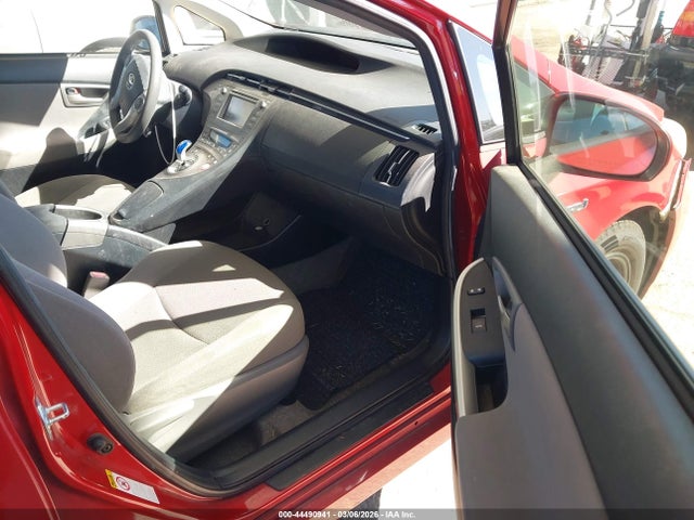 Toyota Prius Three 2015 JTDKN3DU7F1939917 Image 5