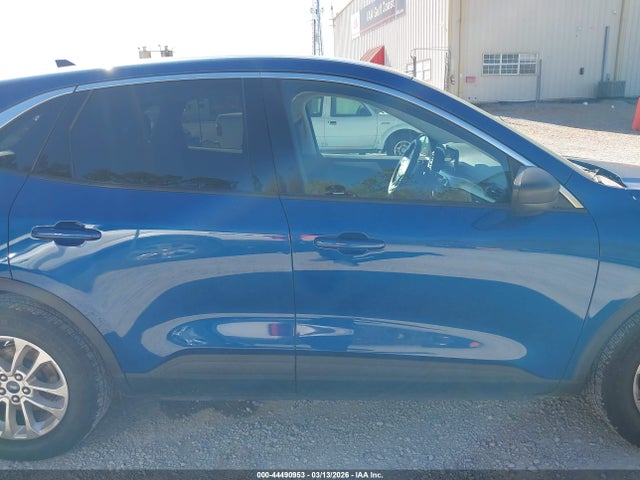 1FMCU0G6XNUB54738 Ford ESCAPE SE