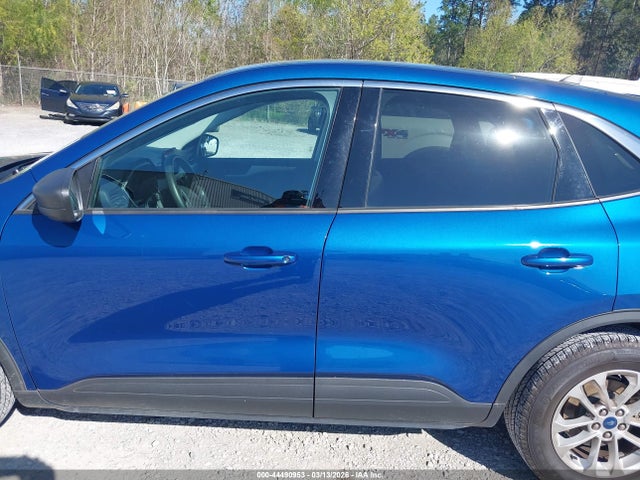1FMCU0G6XNUB54738 Ford ESCAPE SE