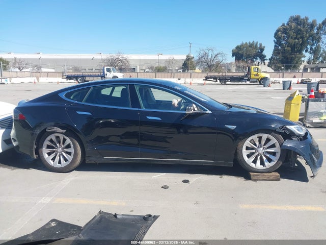 Продаж на аукціоні авто 2016 Tesla Model S 60d/70d/75d/85d/90d, vin: 5YJSA1E23GF136933, номер лоту: 44490963
