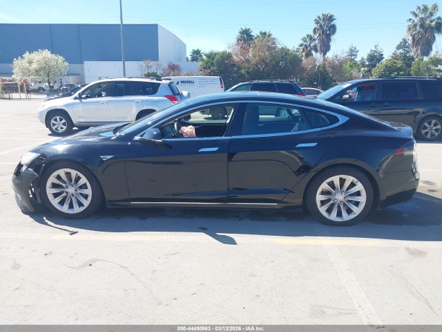 Продаж на аукціоні авто 2016 Tesla Model S 60d/70d/75d/85d/90d, vin: 5YJSA1E23GF136933, номер лоту: 44490963