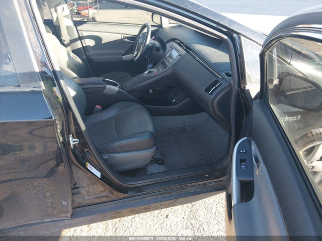 Toyota Prius Five 2014 JTDKN3DU3E1807557 Image 5