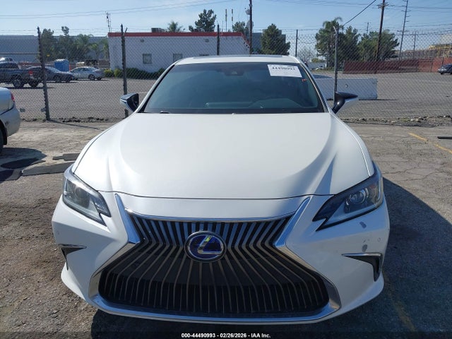 Lexus ES 300H 2020 58AD21B12LU009565 Image 12