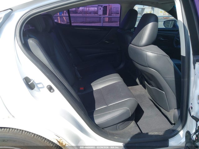 Lexus ES 300H 2020 58AD21B12LU009565 Image 8