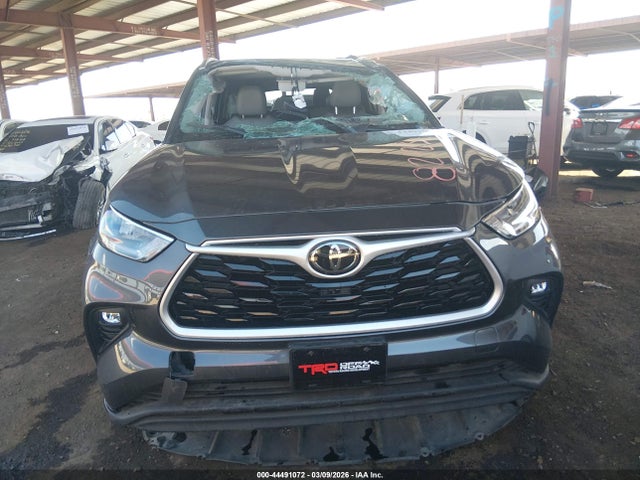 5TDGZRBH8LS045460 Toyota Highlander Xle