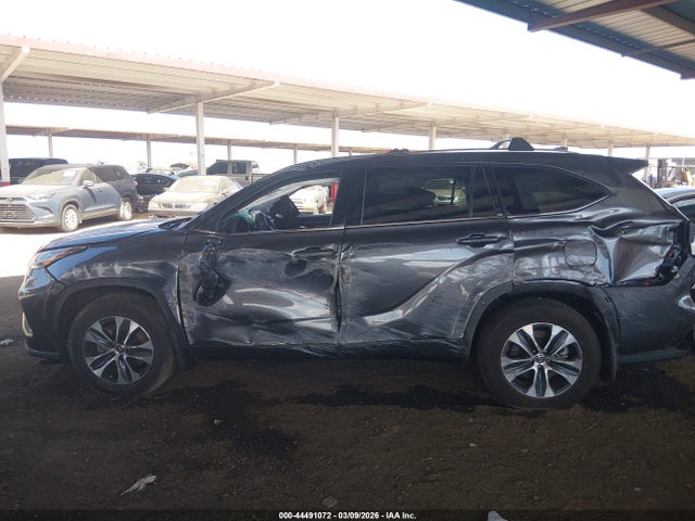 5TDGZRBH8LS045460 Toyota Highlander Xle