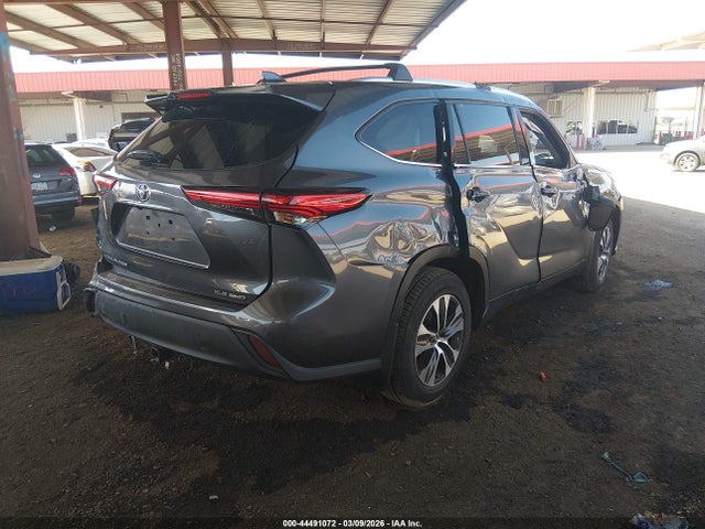 5TDGZRBH8LS045460 Toyota Highlander Xle