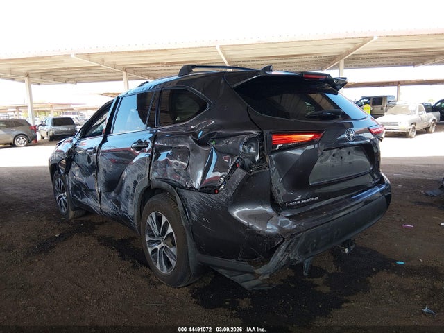 5TDGZRBH8LS045460 Toyota Highlander Xle