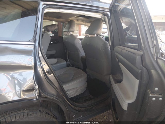 5TDGZRBH8LS045460 Toyota Highlander Xle