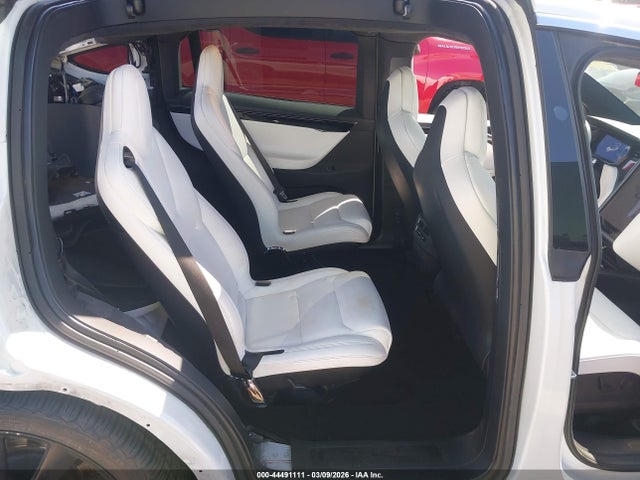 44491111 :رقم المزاد ، 5YJXCBE22JF103533 vin ، 2018 Tesla Model X مزاد بيع