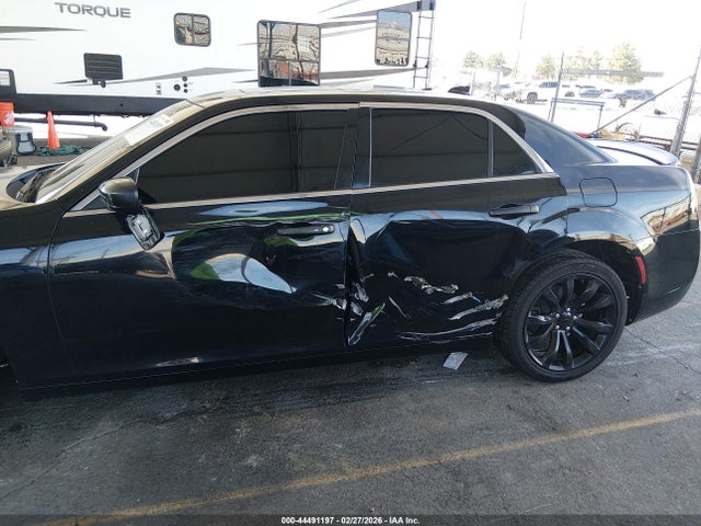 2017 CHRYSLER 300C 2C3CCAEG1HH566504 Photo 5