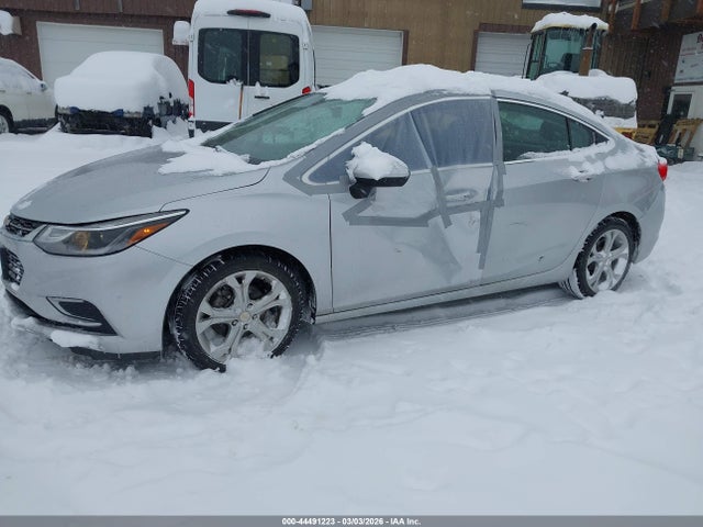 Chevrolet Cruze Premier Auto 2018 1G1BF5SM8J7195030 Image 2