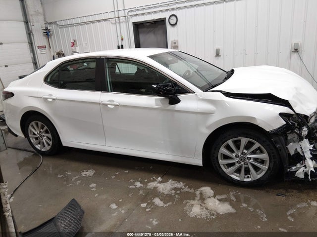2022 Toyota Camry Le Awd მანქანა იყიდება აუქციონზე, vin: 4T1C11BK6NU065686, აუქციონის ნომერი: 44491275