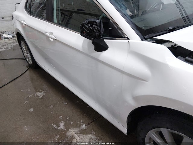 2022 Toyota Camry Le Awd მანქანა იყიდება აუქციონზე, vin: 4T1C11BK6NU065686, აუქციონის ნომერი: 44491275