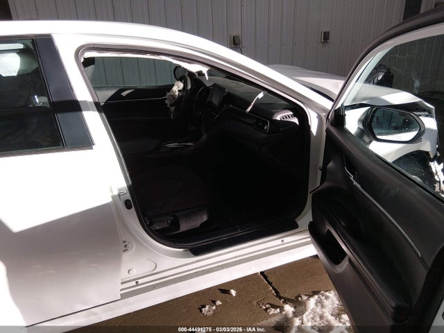2022 Toyota Camry Le Awd მანქანა იყიდება აუქციონზე, vin: 4T1C11BK6NU065686, აუქციონის ნომერი: 44491275