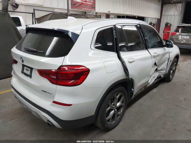 2021 BMW X3 5UXTY3C00M9E39494 Photo 3
