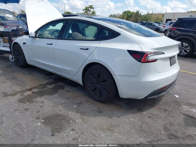 2024 TESLA MODEL 3 5YJ3E1EAXRF732186 Photo 2