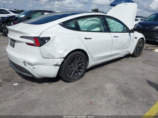 2024 TESLA MODEL 3 5YJ3E1EAXRF732186 Photo 3