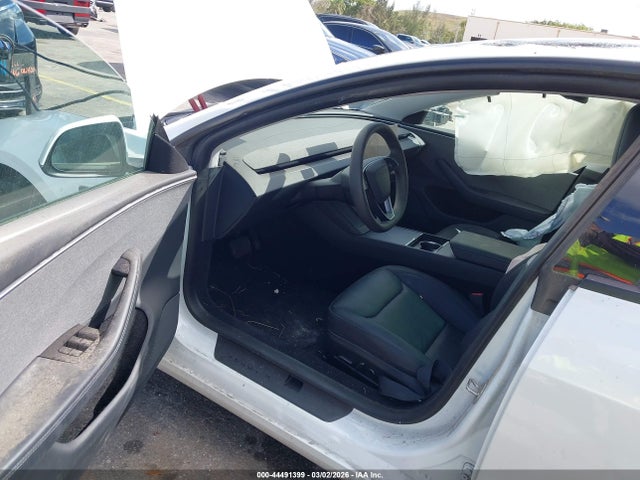 2024 TESLA MODEL 3 5YJ3E1EAXRF732186 Photo 4