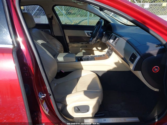 2013 JAGUAR XF SAJWA0ES8DPU04860 Photo 4