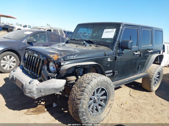 1C4BJWDG1HL561415 Jeep Wrangler Unlimited Sport 4x4