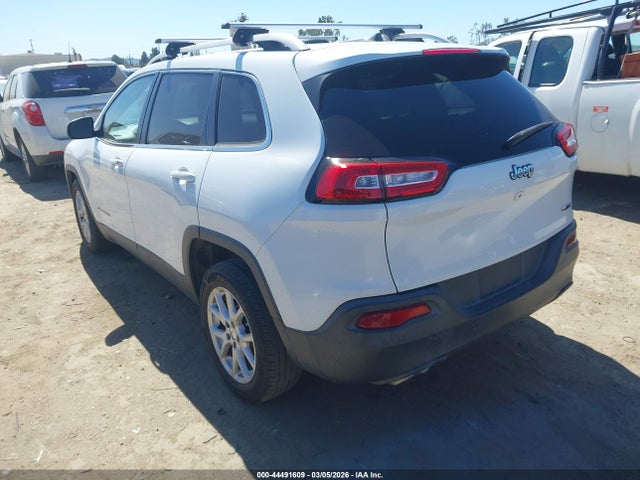 Продаж на аукціоні авто 2016 Jeep Cherokee Latitude, vin: 1C4PJLCS2GW222492, номер лоту: 44491609