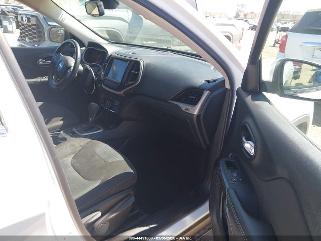 Продаж на аукціоні авто 2016 Jeep Cherokee Latitude, vin: 1C4PJLCS2GW222492, номер лоту: 44491609
