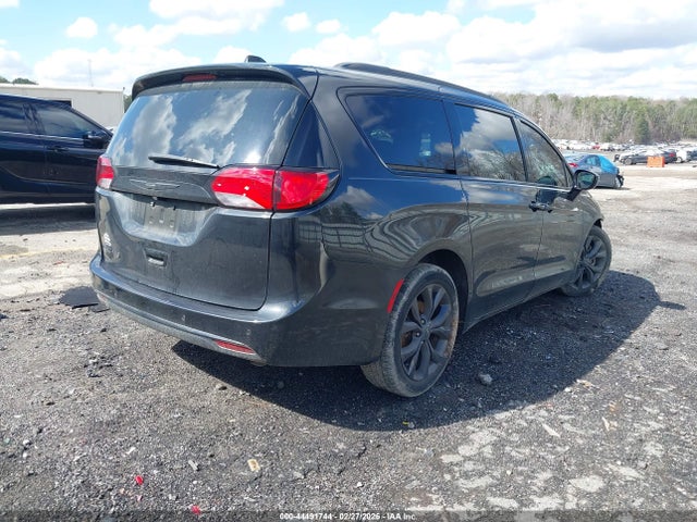 2020 Chrysler Pacifica Touring L Plus მანქანა იყიდება აუქციონზე, vin: 2C4RC1EG5LR235790, აუქციონის ნომერი: 44491744